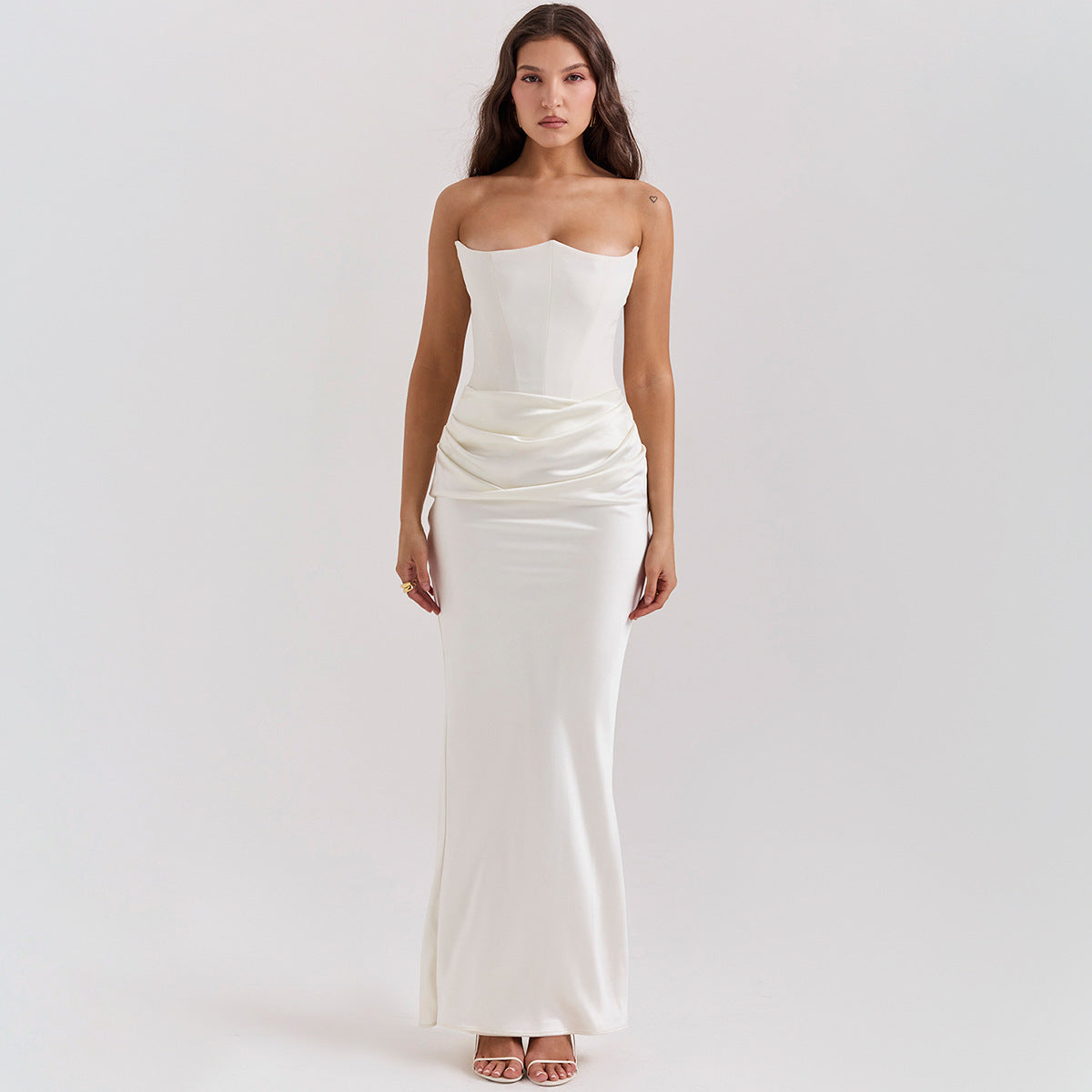 Yara™ | Robe Satin Vintage - Élégance Intemporelle et Confort Luxueux - Image 4