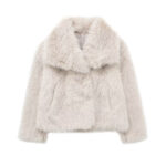 Clara | Cardigan Court en Fausse Fourrure - Image 10