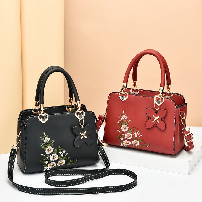 b62a7160-bcb8-4ac9-9604-f12c3a9efa95_dccc6ca2-5ade-4008-bb57-6e77beb7d4f1.jpg Floralia™ | Sac Brodé Fleuri Élégant et Durable - Image 1